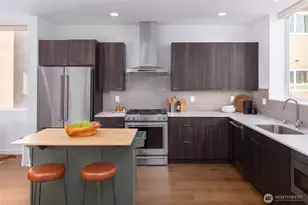 1918 5th Ave N, Seattle, WA 98109 - Photo 11