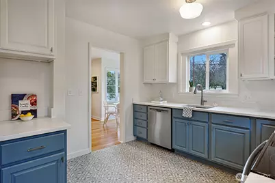 7357 12th Avenue NW, Seattle, WA 98117 - Photo 11