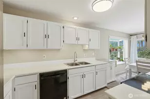 4122 212th St SW, Mountlake Terrace, WA 98043 - Photo 9