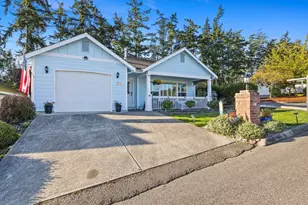 179 NW 12th Ct, Oak Harbor, WA 98277 - Photo 1