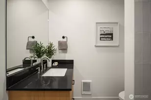 1810 E Mercer St, Seattle, WA 98112 - Photo 21