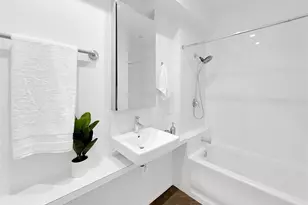 1111 E Pike St, Seattle, WA 98122 - Photo 21