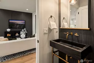 10809 NE 60th St, Kirkland, WA 98033 - Photo 5