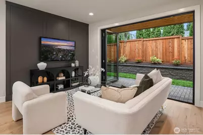 10809 NE 60th Street, Kirkland, WA 98033 - Photo 3