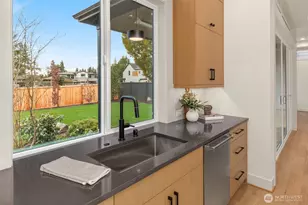 13117 NE 104th St, Kirkland, WA 98033 - Photo 15