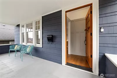 2912 3rd Avenue N, Seattle, WA 98109 - Photo 3