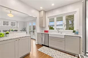 2912 3rd Ave N, Seattle, WA 98109 - Photo 17