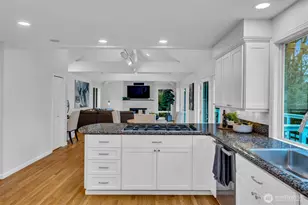 8402 SE 53rd Pl, Mercer Island, WA 98040 - Photo 11