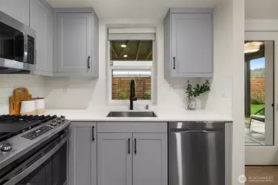 3255 NW 56th Street #A, Seattle, WA 98107 - Photo 25