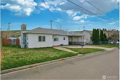 119 Catherine Avenue, Milton-Freewater, OR 97862 - Photo 1