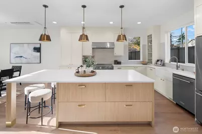 10043 8th Avenue NW, Seattle, WA 98177 - Photo 3