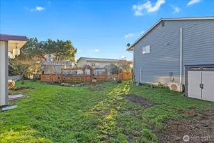 1057 Pinehurst Ct, Camano Island, WA 98282 - Photo 27