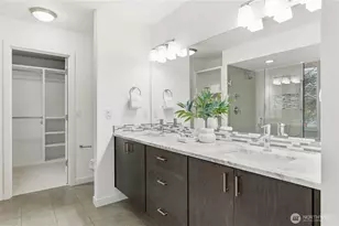 725 N 63rd St, Seattle, WA 98103 - Photo 17