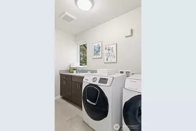 725 N 63rd Street, Seattle, WA 98103 - Photo 25