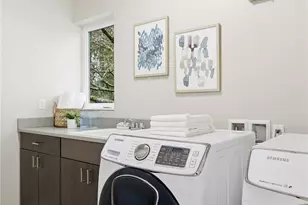 725 N 63rd St, Seattle, WA 98103 - Photo 25