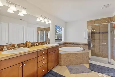 11415 129th Street E, Puyallup, WA 98374 - Photo 17