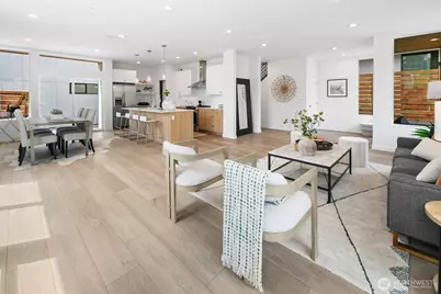 8831 Wallingford Avenue N, Seattle, WA 98103 - Photo 5