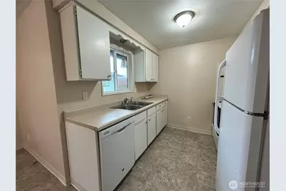 1409 Bowmont Avenue, Kelso, WA 98626 - Photo 9