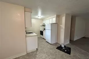 1409 Bowmont Ave, Kelso, WA 98626 - Photo 7