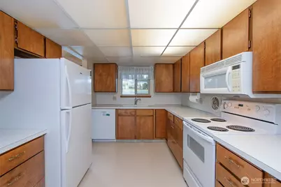 1301 S Third Avenue #9B, Sequim, WA 98382 - Photo 5