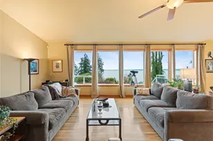 1351 Crestview Dr, Camano Island, WA 98282 - Photo 7