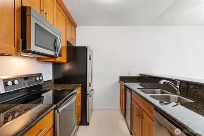 5832 NE 75th Street #E304, Seattle, WA 98115 - Photo 9