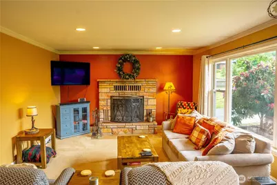 733 E 10th Street, Port Angeles, WA 98362 - Photo 5