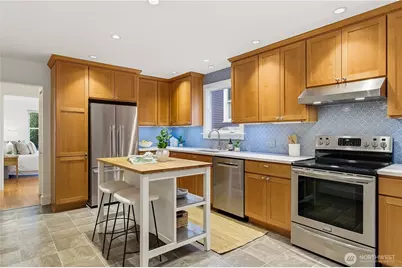 2554 3rd Avenue W, Seattle, WA 98119 - Photo 7