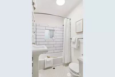 2554 3rd Avenue W, Seattle, WA 98119 - Photo 17