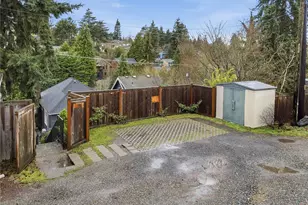 2554 3rd Ave W, Seattle, WA 98119 - Photo 33