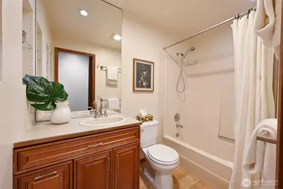 12300 33rd Ave NE #204, Seattle, WA 98125 - Photo 11