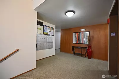12300 33rd Ave NE #204, Seattle, WA 98125 - Photo 17