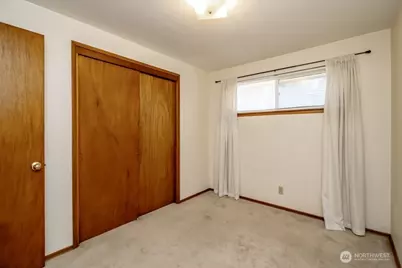 704 4th Street NE, Puyallup, WA 98372 - Photo 9