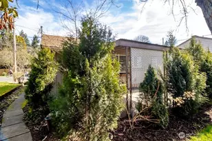 704 4th St NE, Puyallup, WA 98372 - Photo 3