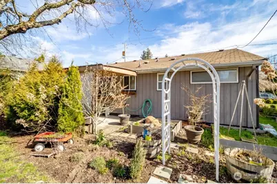 704 4th Street NE, Puyallup, WA 98372 - Photo 5