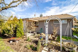 704 4th St NE, Puyallup, WA 98372 - Photo 5