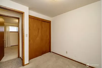 704 4th Street NE, Puyallup, WA 98372 - Photo 11