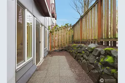 3661 Phinney Avenue N #107, Seattle, WA 98103 - Photo 11