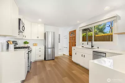 2423 3rd Avenue W, Seattle, WA 98119 - Photo 1