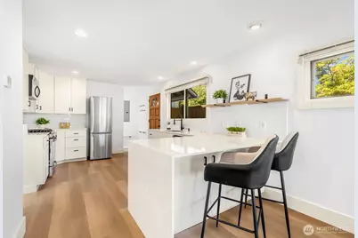 2423 3rd Avenue W, Seattle, WA 98119 - Photo 7