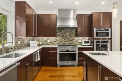 3344 E Republican Street, Seattle, WA 98112 - Photo 5