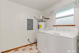 1408 N 135th Pl, Seattle, WA 98133 - Photo 21