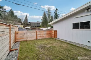 1701 NE 90th St, Seattle, WA 98115 - Photo 31