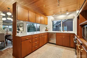 1701 NE 90th St, Seattle, WA 98115 - Photo 15