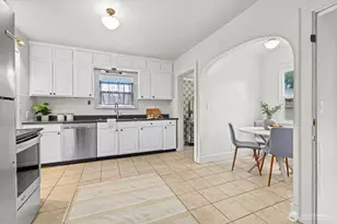 1211 N 3rd St, Renton, WA 98057 - Photo 9