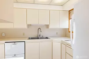 229 Alderwood Circle, Port Angeles, WA 98362 - Photo 11