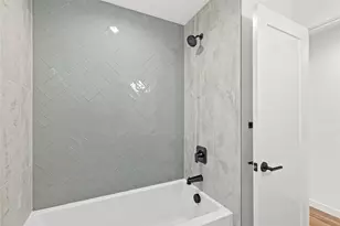 313 17th Ave E, Seattle, WA 98112 - Photo 9