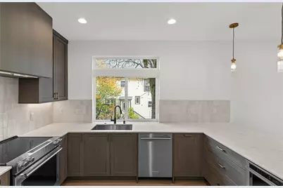 313 17th Avenue E, Seattle, WA 98112 - Photo 15