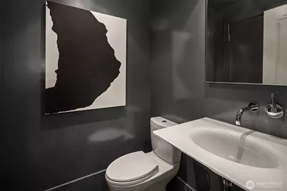 721 Harvard Avenue E, Seattle, WA 98102 - Photo 13