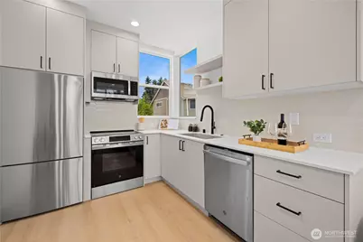 3850 Carr Place N, Seattle, WA 98103 - Photo 9